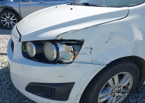 2014 Chevrolet Sonic Lt Auto z USA, uszkodzony, nr VIN 1G1JC5SH1E4173899